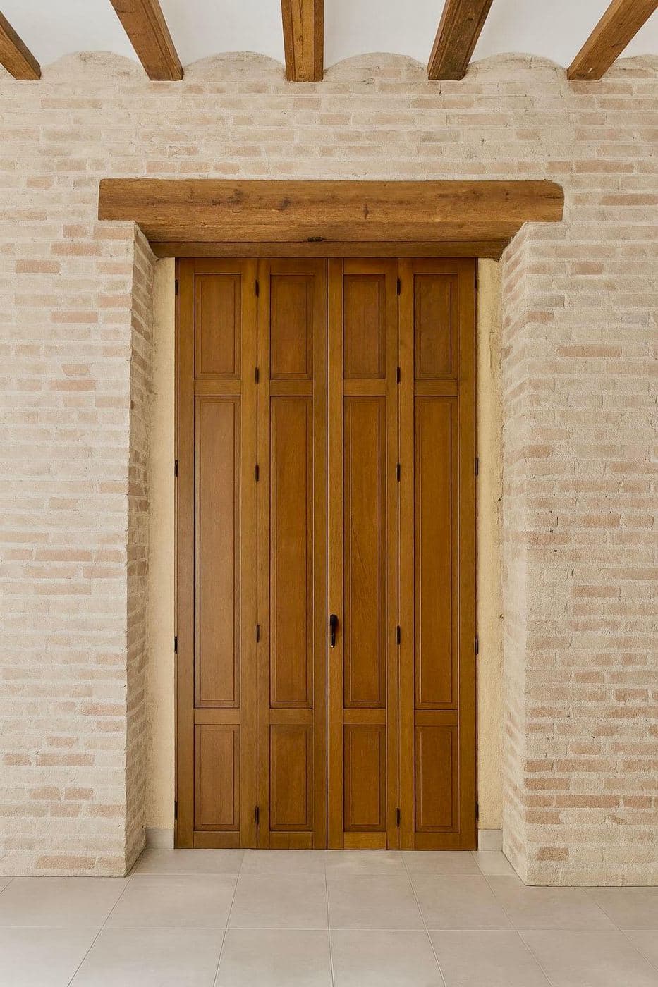 Con contraventana